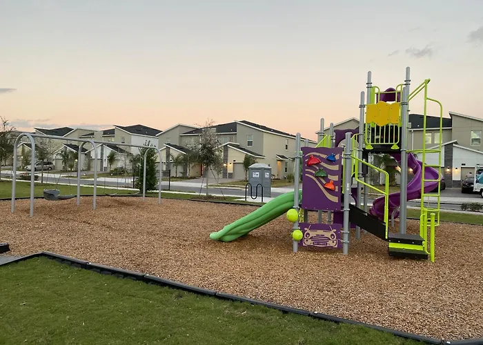 Amazing Resort Style Home Walkable To Waterpark